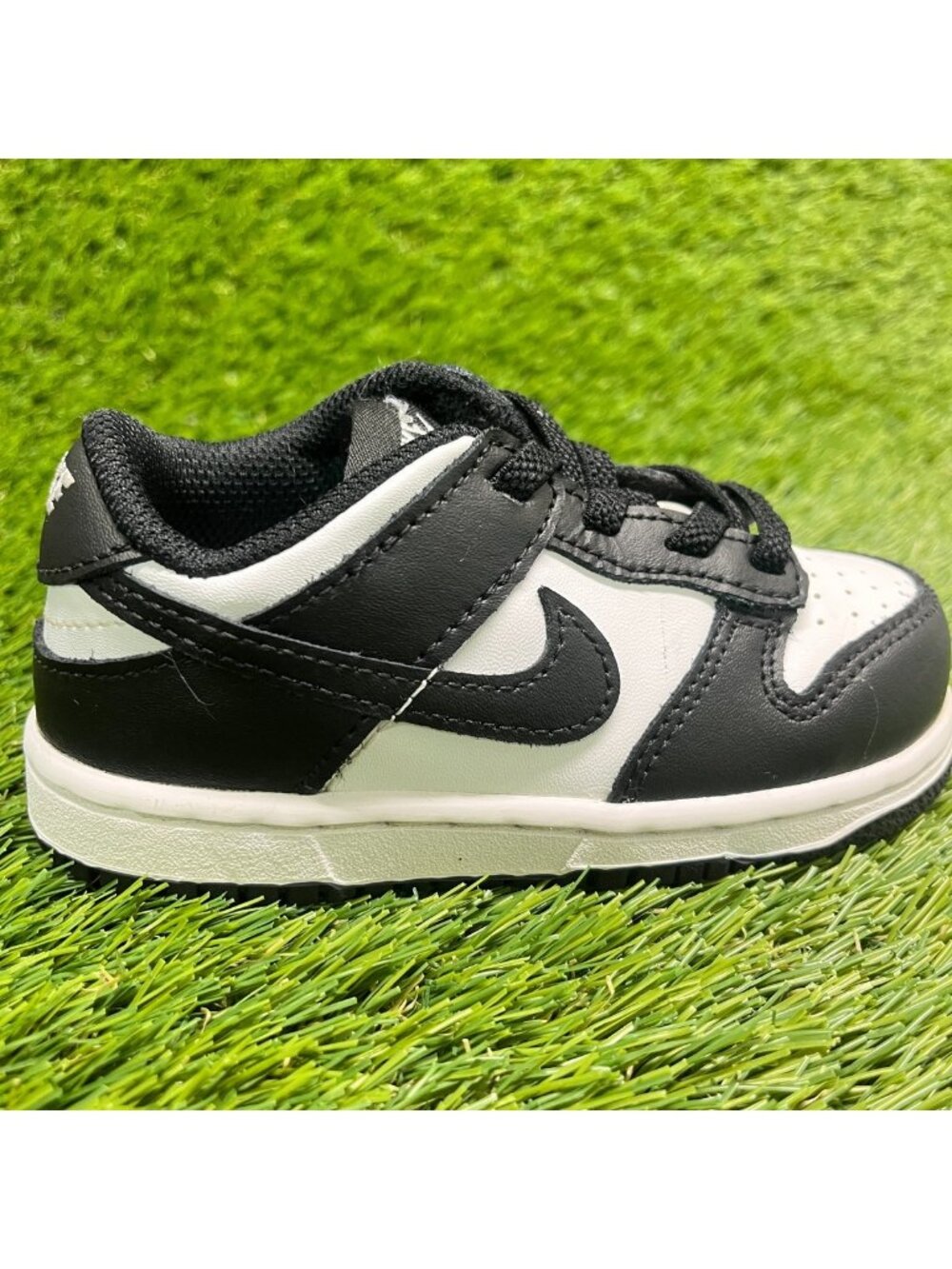 Nike Dunk Low Boys Size 8C Black White Athletic Leather Walking Shoes Sneakers